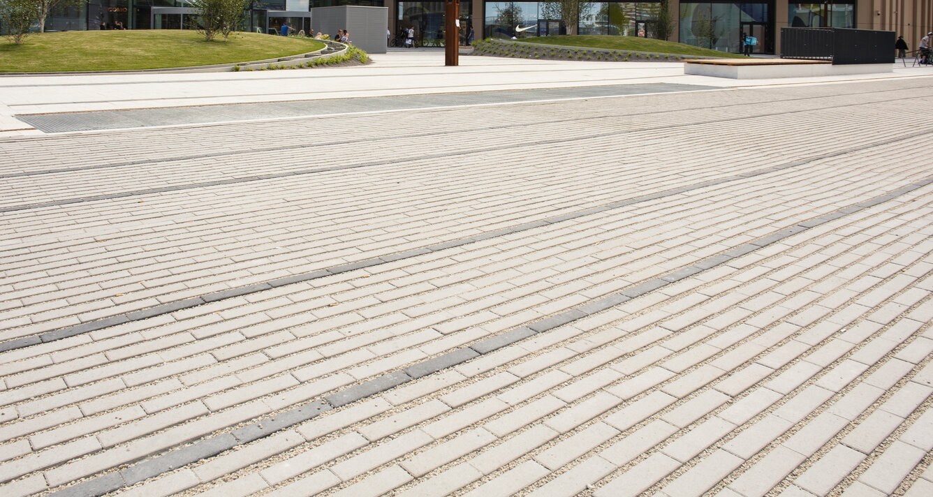 Detail vsakovacej dlažby Premac Lineo hydro