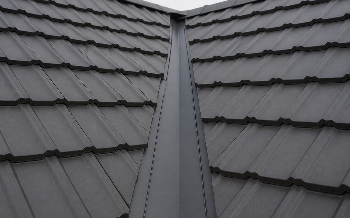 Úžľabie strechy a detail krytiny