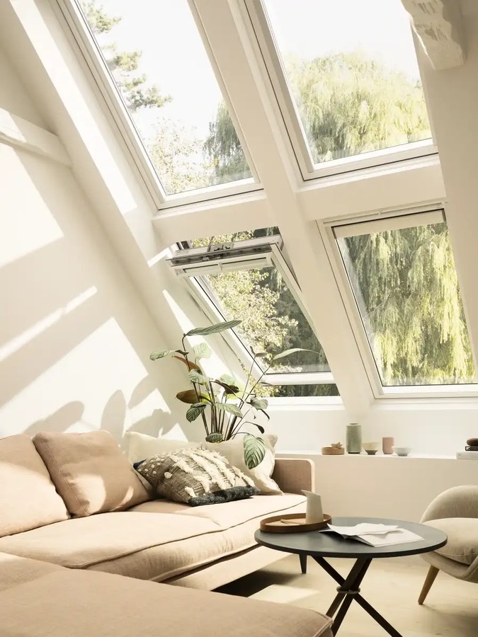 Strešné okná VELUX v presvetlenom podkroví